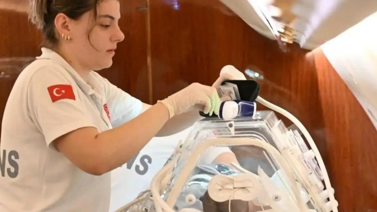 4 aylık kalp hastası bebek ambulans uçakla İstanbul’a sevk edildi