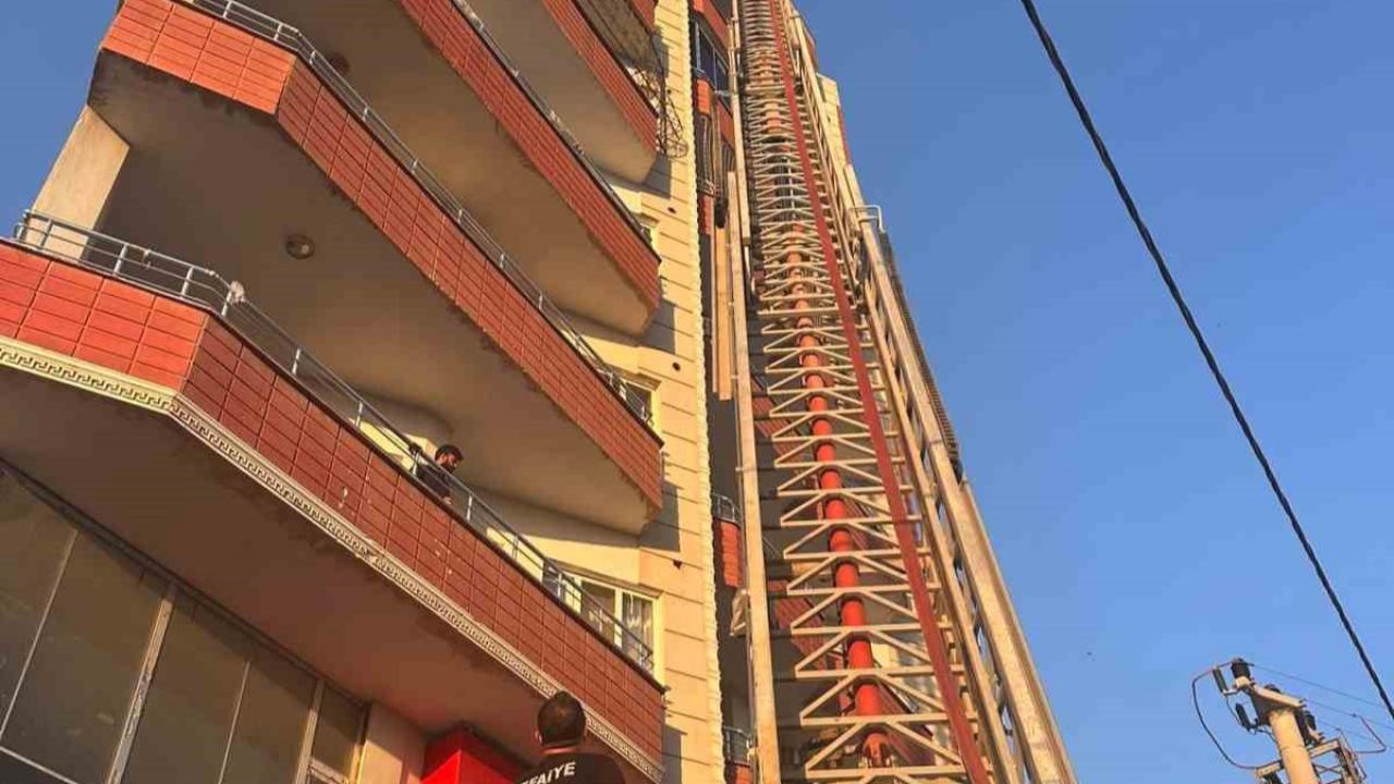Apartman dairesinde çıkan yangın söndürüldü