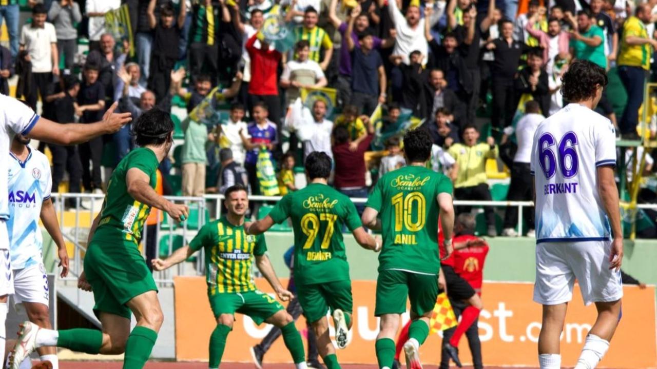 Çınar Tarhan rakip takıma imza attı