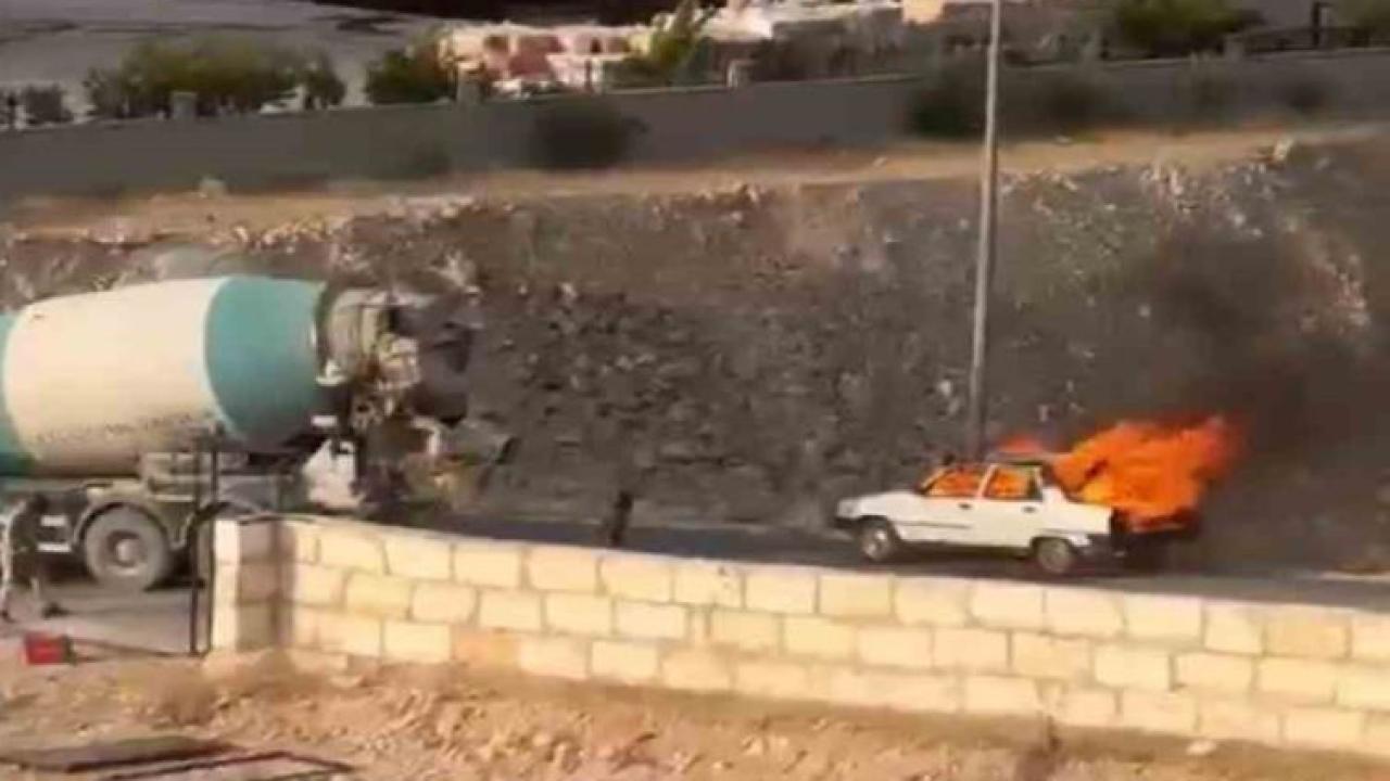 Eyyübiye'de yanan otomobil beton mikseriyle söndürüldü