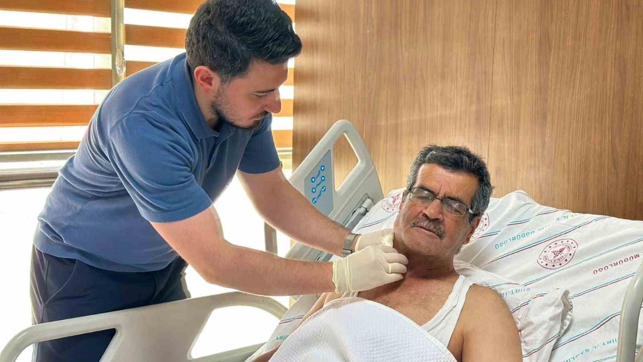 Felç riski taşıyan hasta başarılı şah damarı ameliyatıyla sağlığına kavuştu