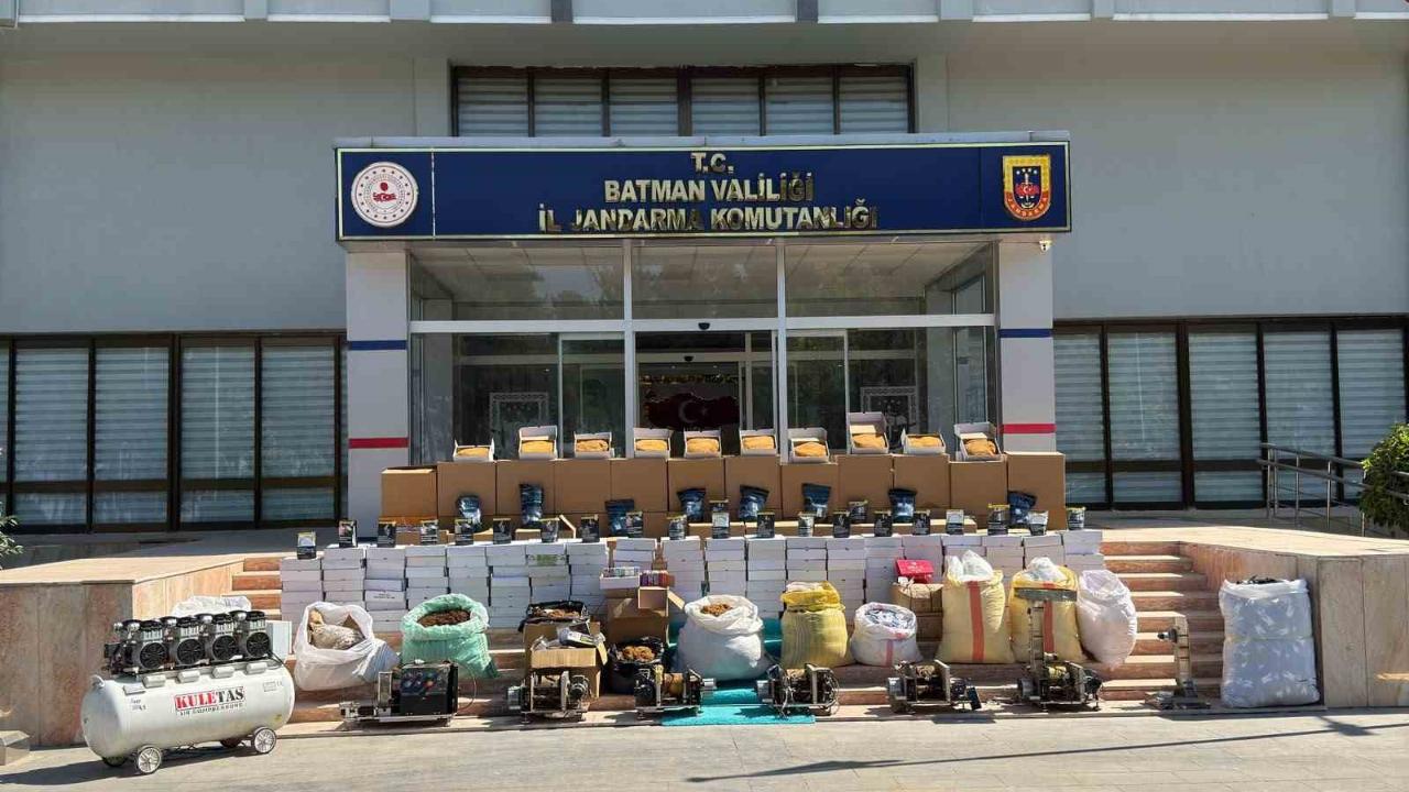 Kaçakçılık operasyonunda binlerce kaçak ürün ele geçirildi