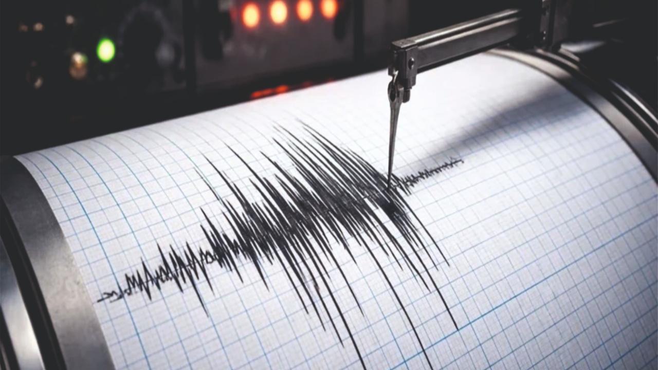 Komşuda deprem paniği: Vatandaşlar dışarı fırladı