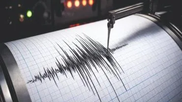 Komşuda deprem paniği: Vatandaşlar dışarı fırladı