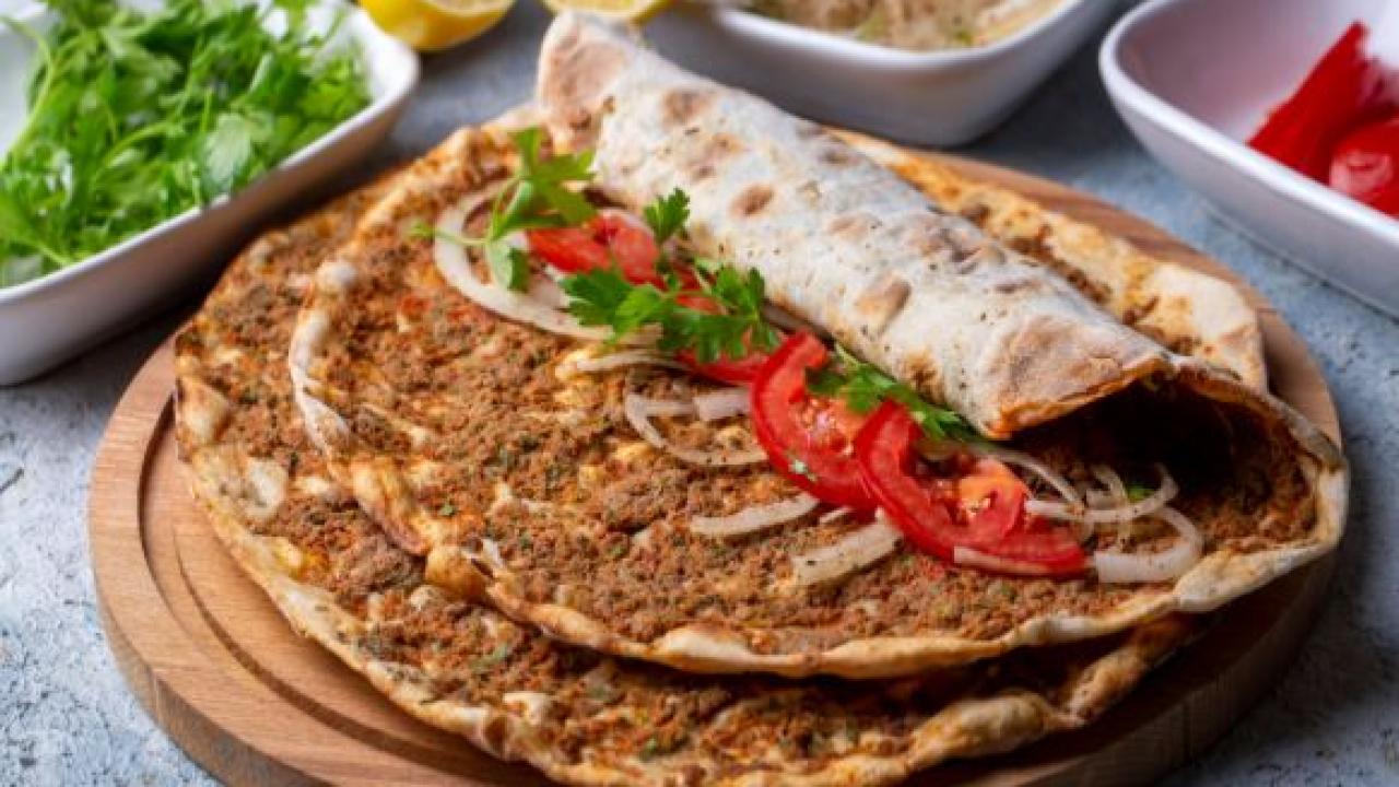 Lezzette bitmeyen tartışmanın ismi: Lahmacun