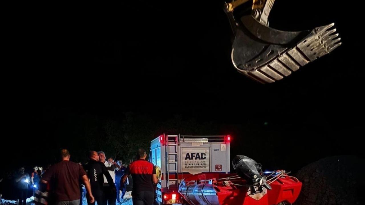Mahsur kalan genç, kepçeyle kurtarıldı