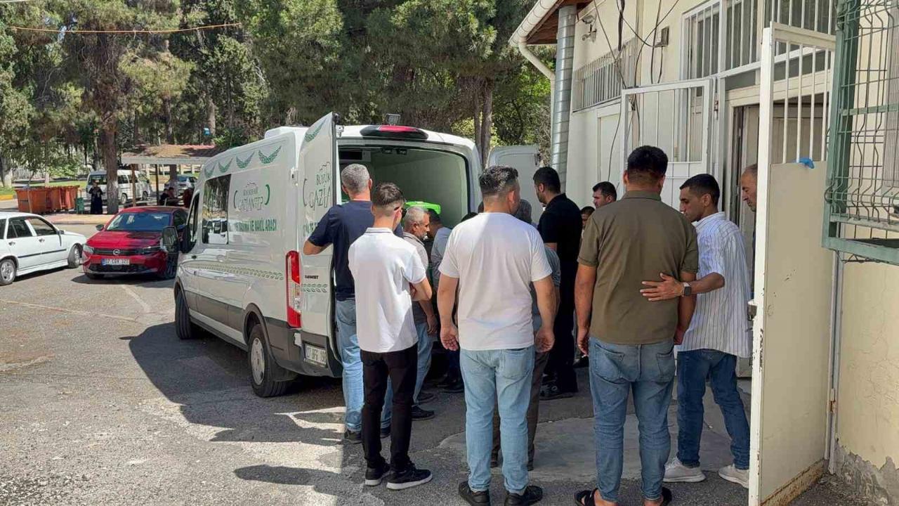 Otomobilin çarptığı 14 yaşındaki çocuk hayatını kaybetti