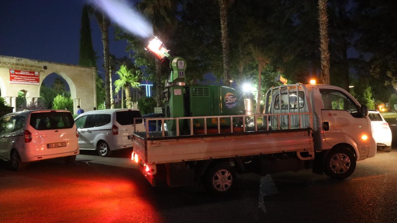 Şanlıurfa'da ilaçlama seferberliği ekipler gece gündüz sahada