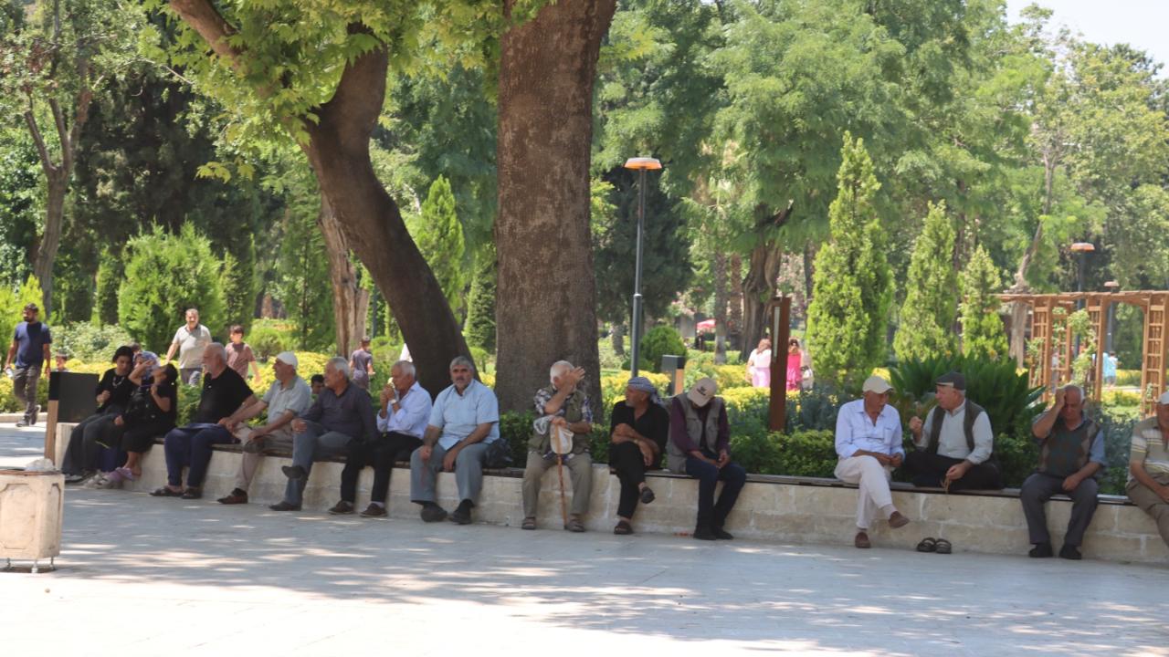 Şanlıurfa’da sıcaktan kaçışın adresi: Balıklıgöl