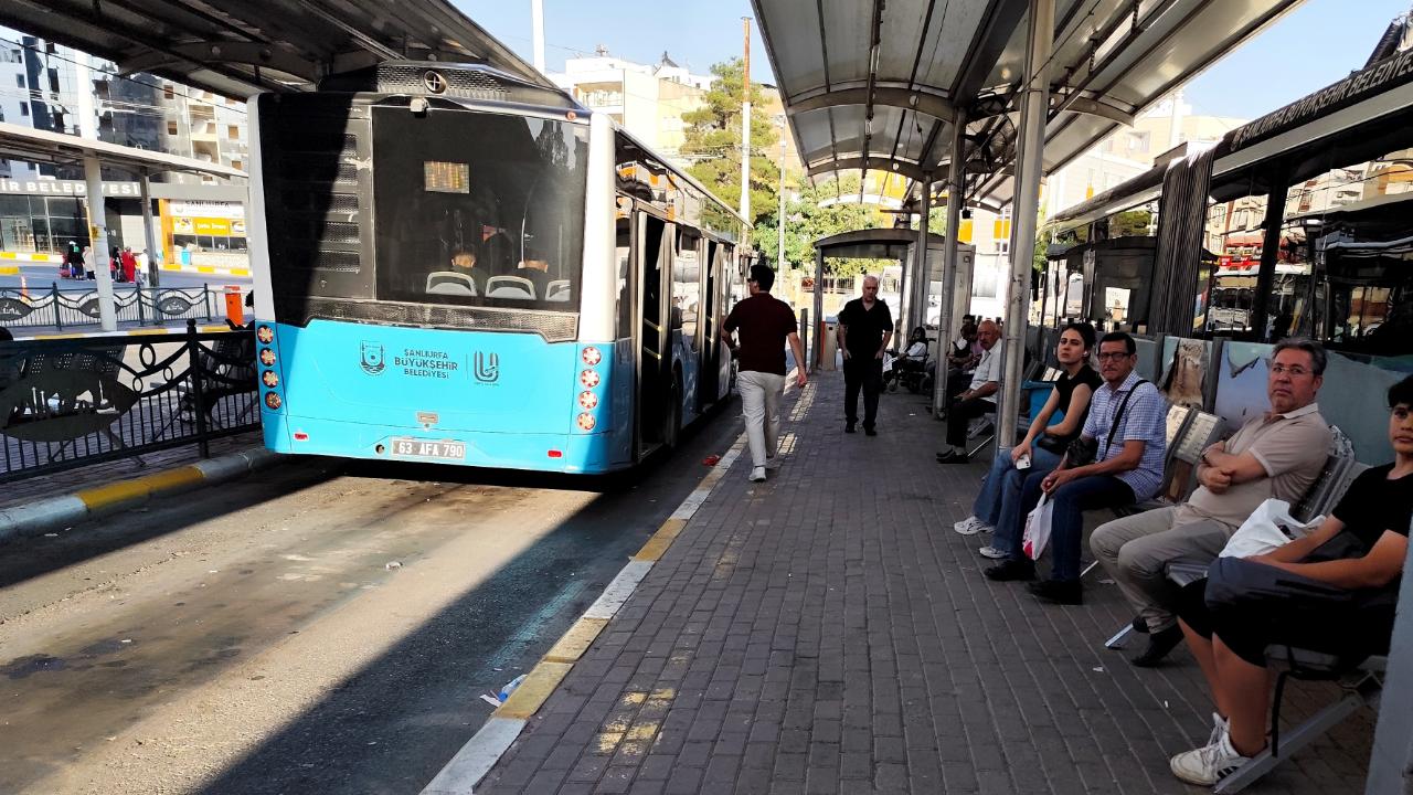 Sıcaklar arttı, Emirgan boşaldı