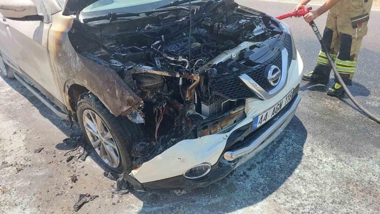 SUV araç yangında kullanılamaz hale geldi