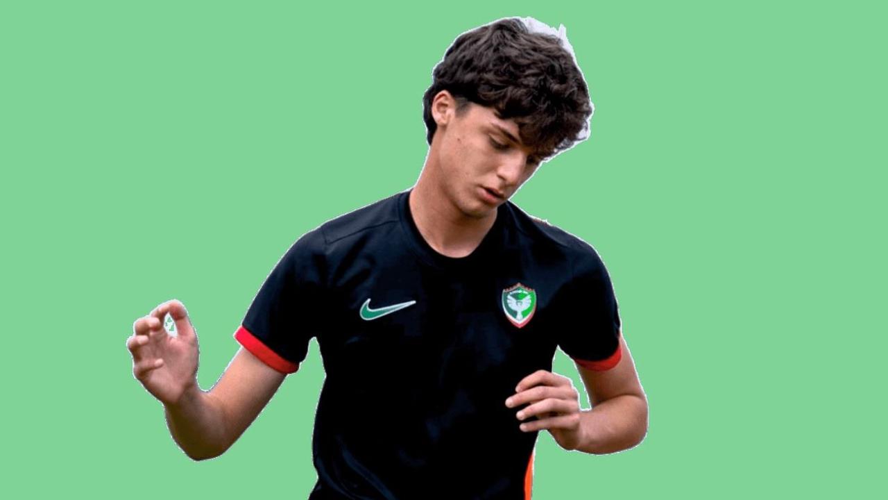 Urfalı futbolcu olumlu not aldı