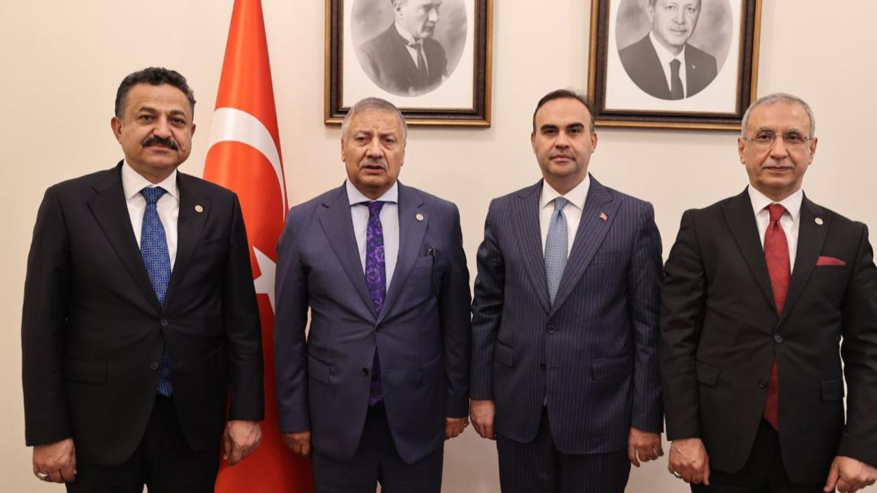 Urfalı siyasetçiler Bakan Kaçır ile kenttin durumunu görüştü