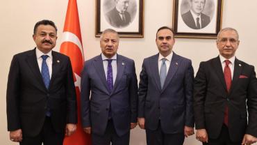 Urfalı siyasetçiler Bakan Kaçır ile kenttin durumunu görüştü
