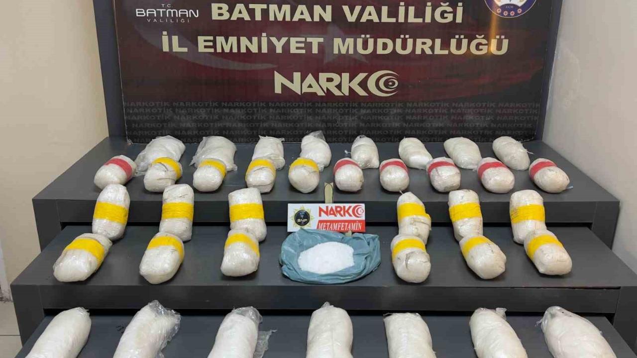 Uyuşturucu operasyonu: 19 kilo metamfetamin ele geçirildi