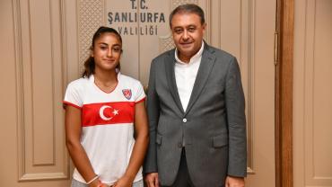 Vali Şıldak, Avrupa'nın Gol Kraliçesini ağırladı
