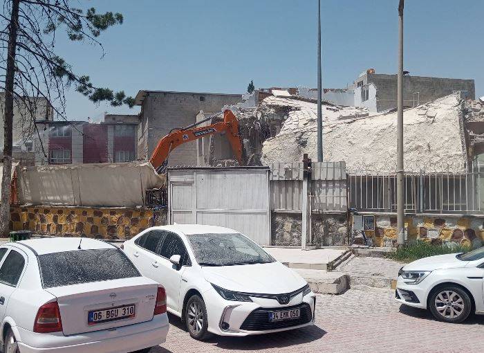 SSK Caddesi’nde yol genişletme çalışmaları sürüyor
