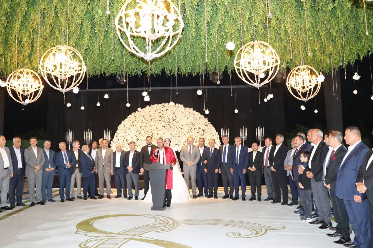 Şanlıurfa'da siyaset dünyasını buluşturan düğün